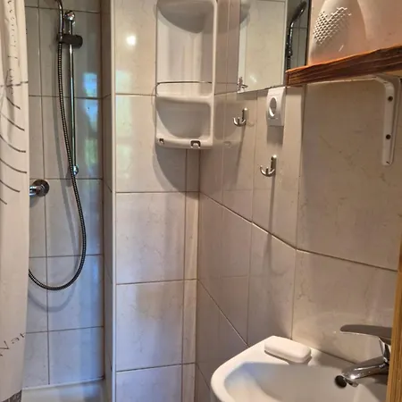 アパート Cebelica